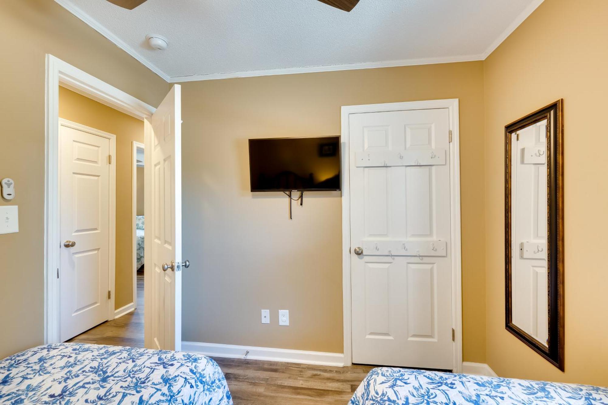 Lovely Emerald Isle Home, Walk To Beach! מראה חיצוני תמונה