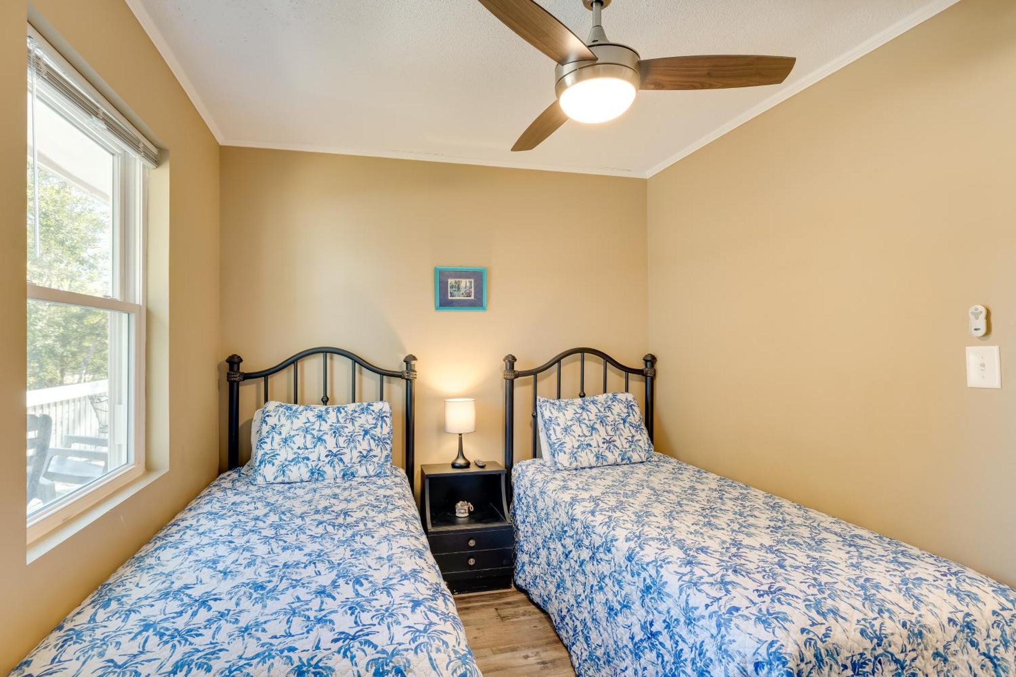 Lovely Emerald Isle Home, Walk To Beach! מראה חיצוני תמונה