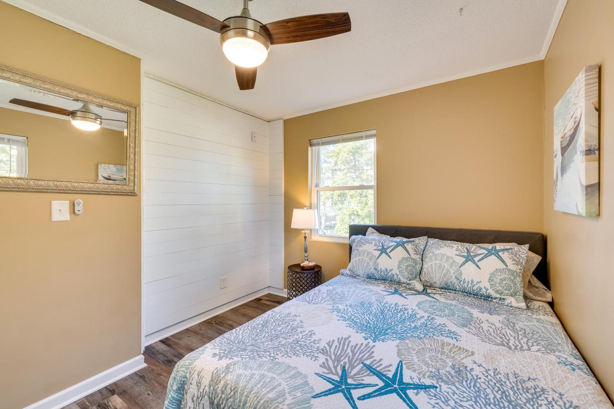 Lovely Emerald Isle Home, Walk To Beach! מראה חיצוני תמונה