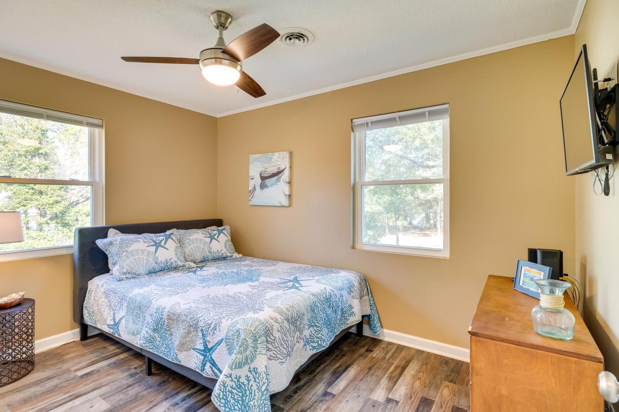 Lovely Emerald Isle Home, Walk To Beach! מראה חיצוני תמונה