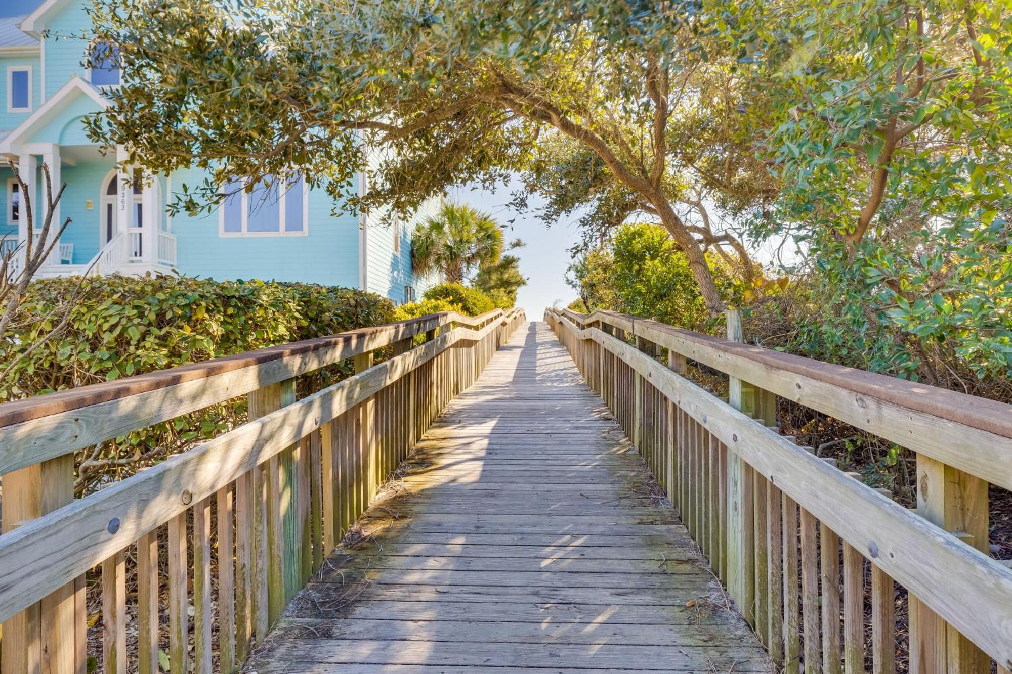 Lovely Emerald Isle Home, Walk To Beach! מראה חיצוני תמונה