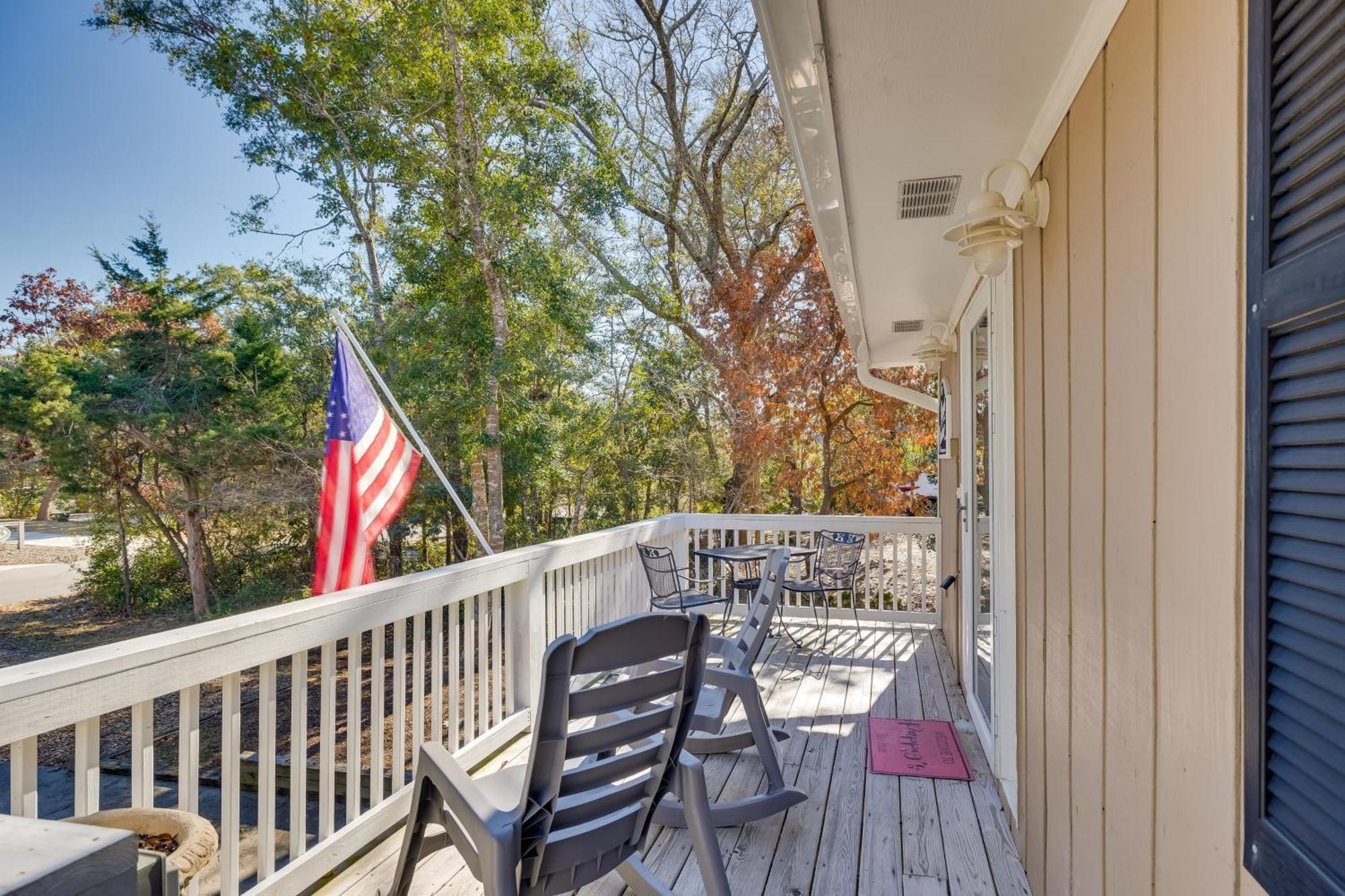 Lovely Emerald Isle Home, Walk To Beach! מראה חיצוני תמונה