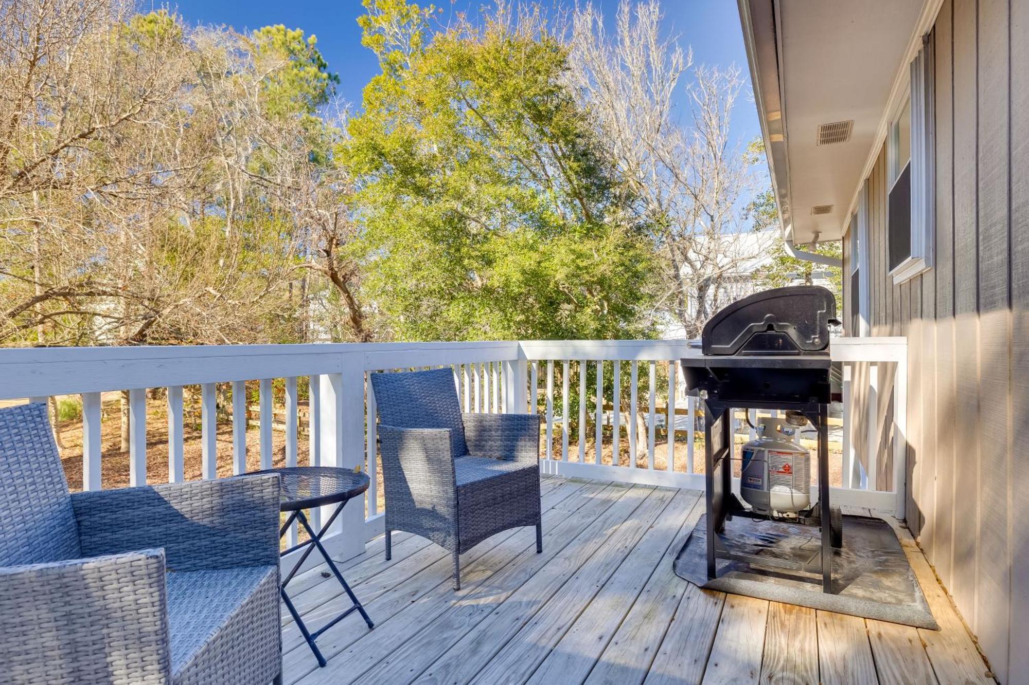 Lovely Emerald Isle Home, Walk To Beach! מראה חיצוני תמונה